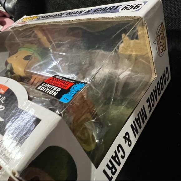 CABBAGE MAN AND CART FUNKO POP FALL 2019 LIMITED CONVENTION - Picture 9 of 9
